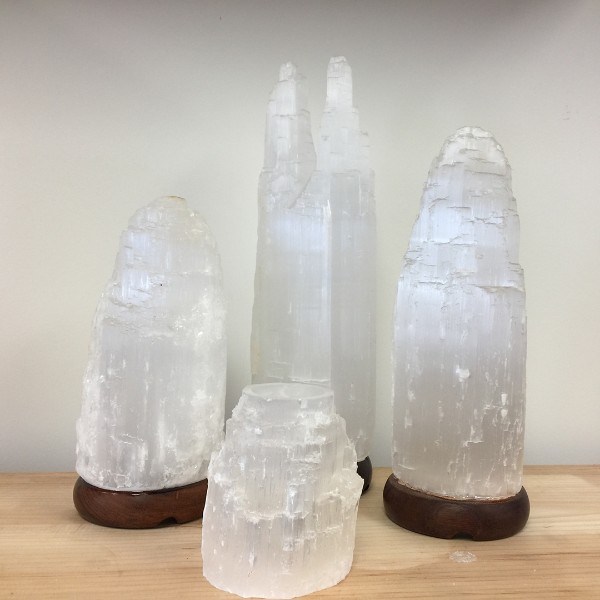 Selenite Lamp Xlarge Blue (White crystal with blue bulb) 15"